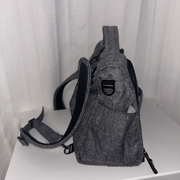 JuJuBe‎ Limited Edition Classical Convertible Diaper Bag - Graphite - Picture 2 of 7